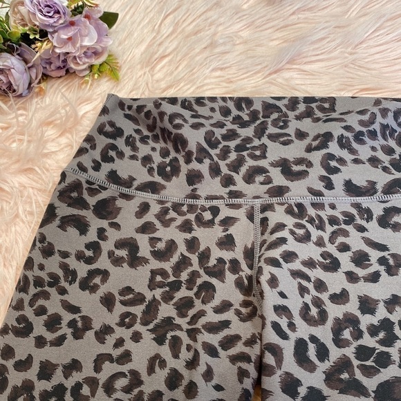 Varley Century Leggings in Iron Cheetah sz L - Picture 2 of 10